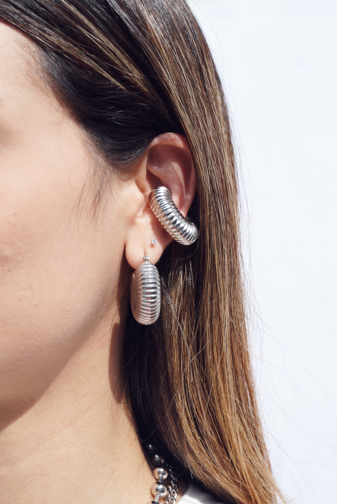 Earcuff chunky lineas plateado