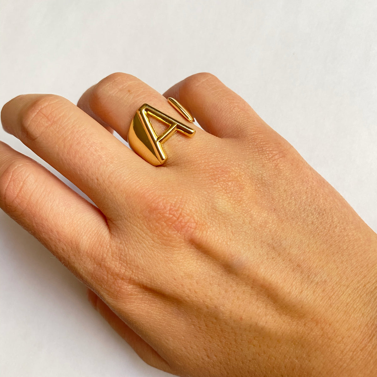 Anillo letra