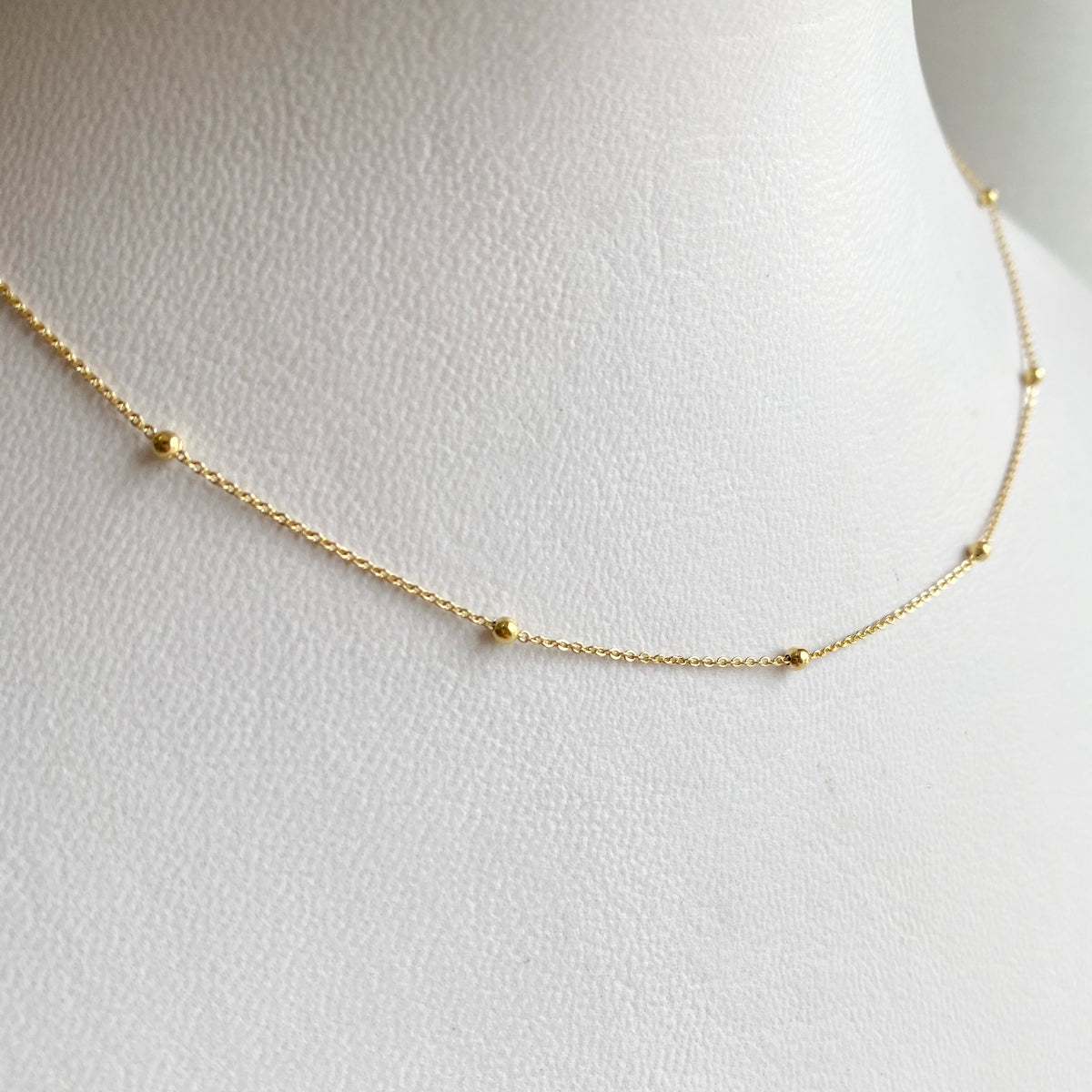Choker bolitas