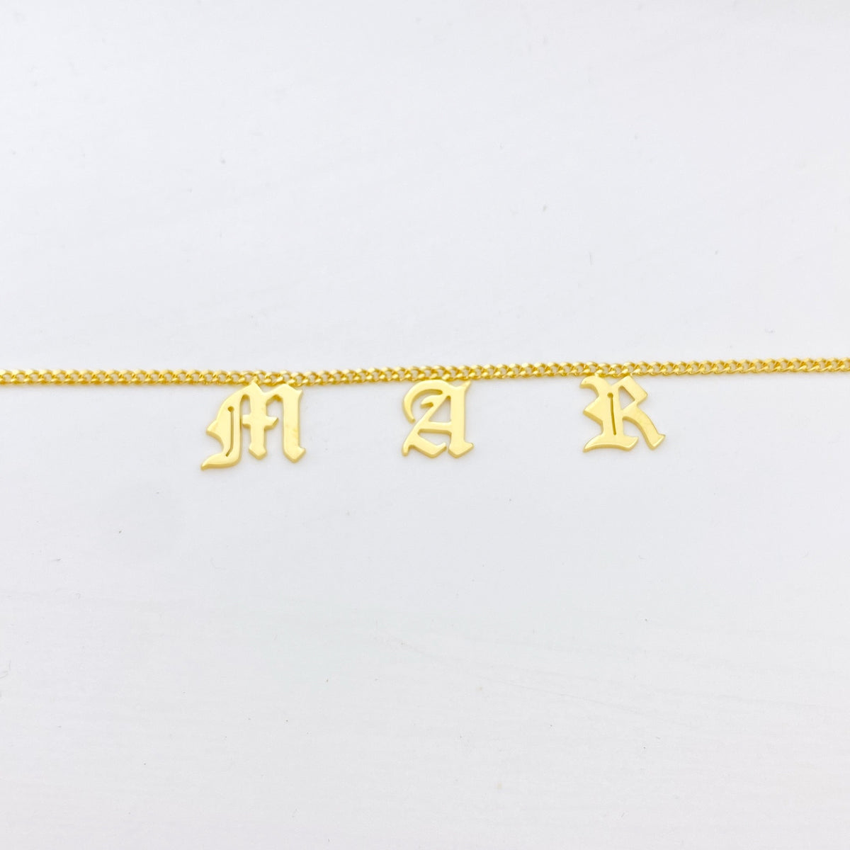 Collar letras góticas soldado