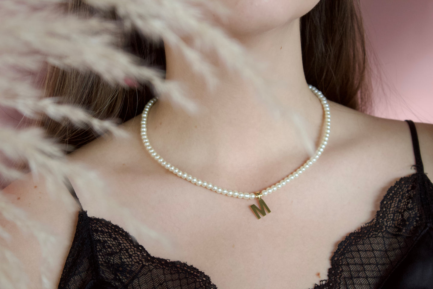 Collar letra perlitas