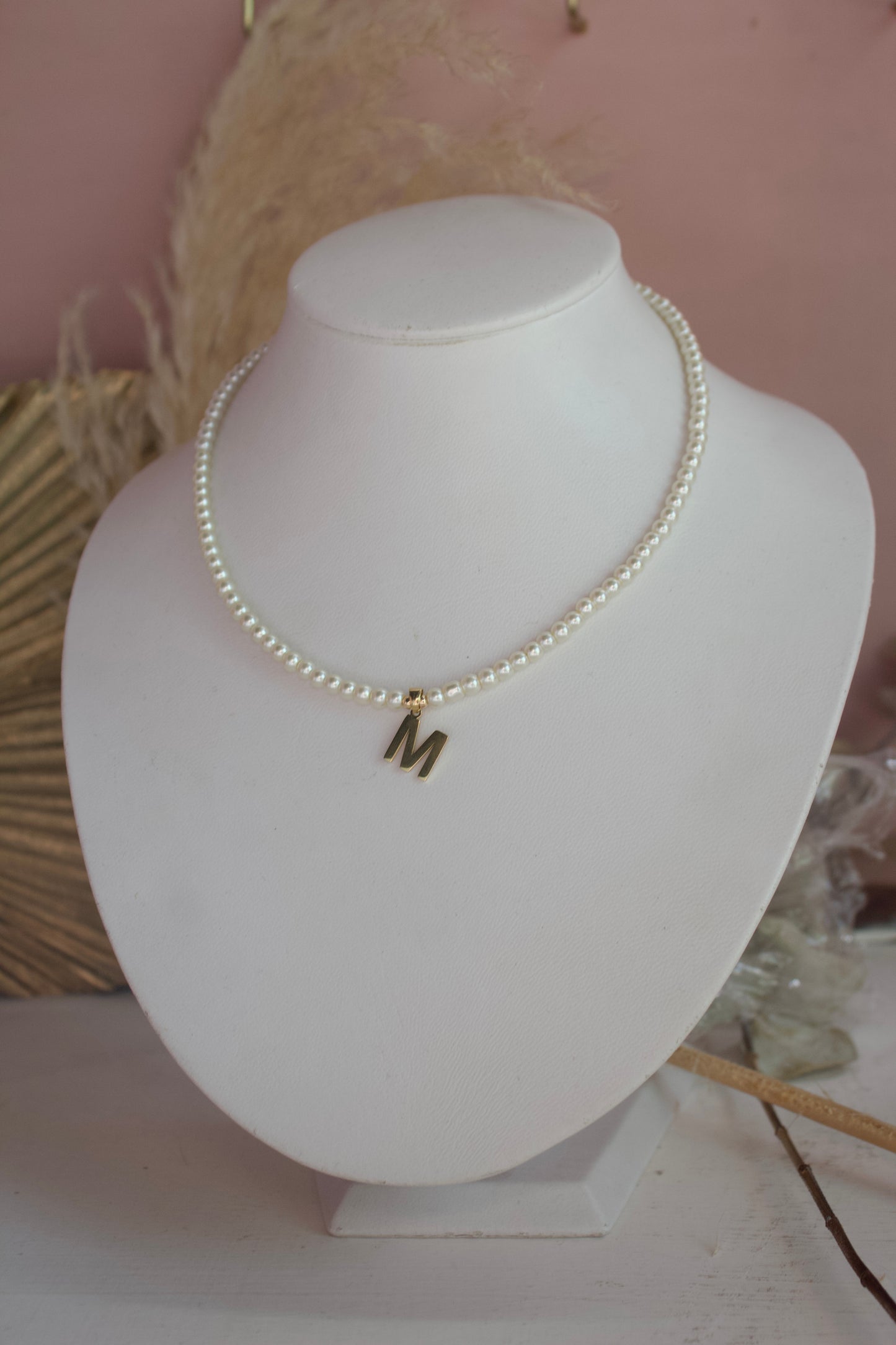 Collar letra perlitas