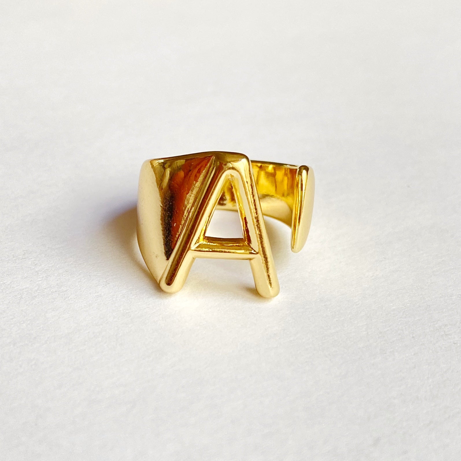 Anillo letra – Annstone Jewelry